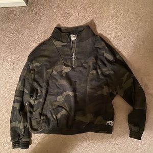 Pink camo cropped 1/4 zip